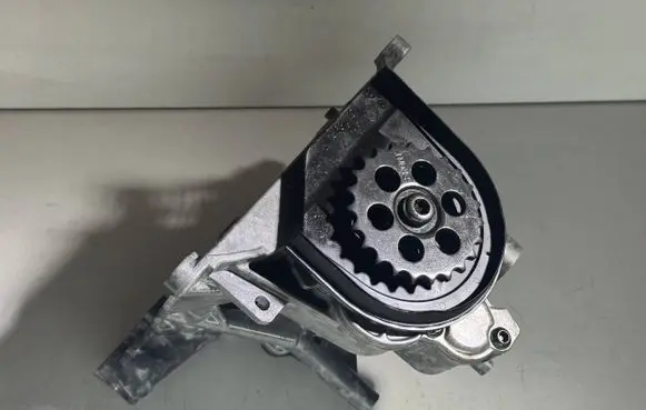 BMW 3 F30 F35 F31 Oil pump 7823009