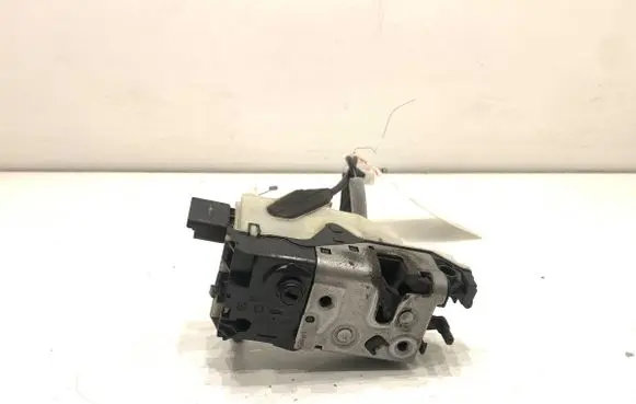 Peugeot 208 I Front door lock 
