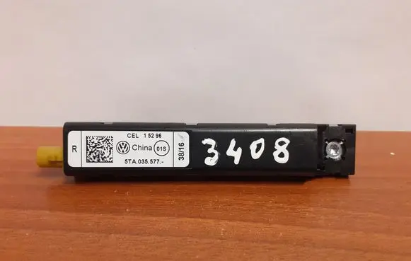 Volkswagen Touran III Aerial antenna amplifier 5TA035577 3408