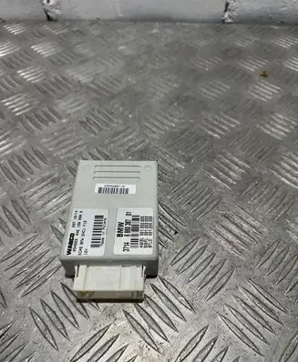 BMW X5 F15 Air suspension control unit module (rear) 6860387