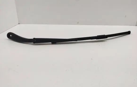 Infiniti Q30 Front wiper blade arm A1768200044