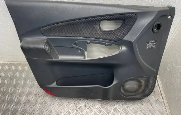 Hyundai Tucson JM Front door card panel trim