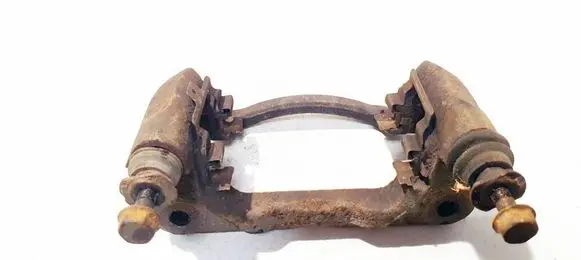 Toyota Previa (XR30, XR40) II Front brake caliper