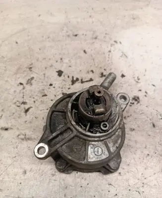 Mercedes-Benz Sprinter W901 W902 W903 W904 Vacuum pump La1231052