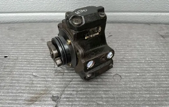 Jeep Grand Cherokee (WJ) Fuel injection high pressure pump 5080278AA A6120700001