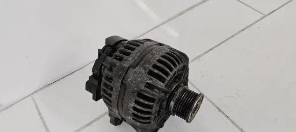 Audi A4 S4 B8 8K Generator/alternator 03G903016E 0124525114