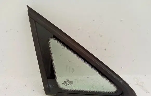 Volkswagen Caddy Front triangle window/glass 