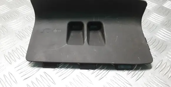 Mercedes-Benz B W245 Trunk/boot trim cover A1696940133