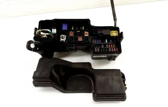Toyota Aygo AB40 Fuse box set 821110HZ00B