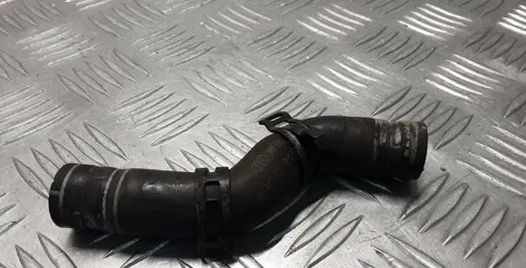 Engine coolant pipe/hose