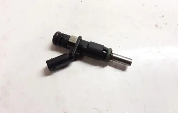 Mercedes-Benz CLS C219 Fuel injector A2720780249