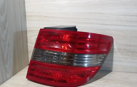 Mercedes-Benz B W245 Rear/tail lights A1698202464 27520214