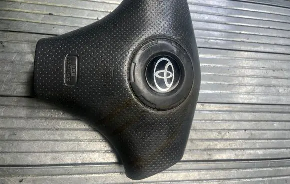 Toyota Yaris Steering wheel airbag 451300D040B 451300D040 717990