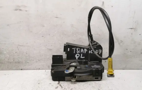 Renault Trafic II (X83) Front door lock 8200008261 91166229