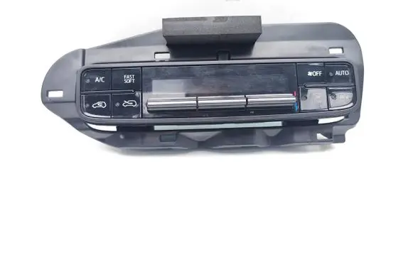 Toyota Auris E180 Climate control unit 55468-02040
