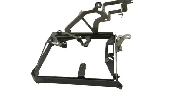 Mercedes-Benz CL C216 Oil filter mounting bracket A2215000331 A2215000246 A2215000346