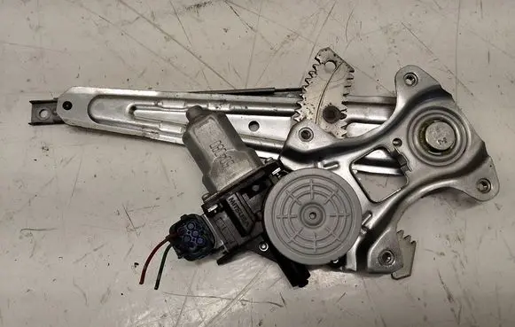 Nissan Juke I F15 Rear window lifting mechanism without motor 82730CV01B