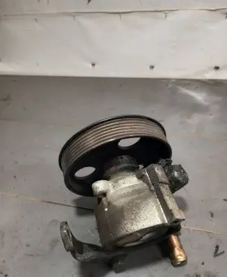 Renault Scenic I Power steering pump 26090956