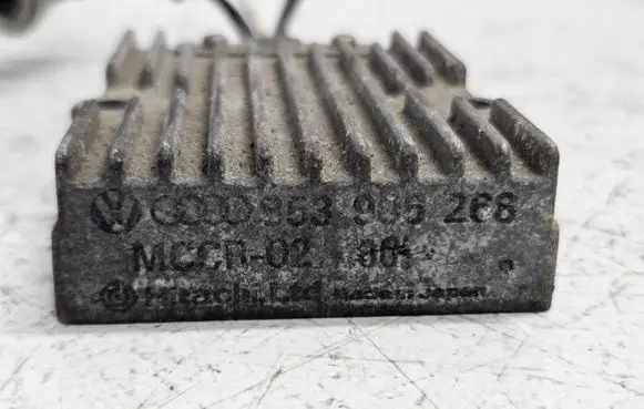 Audi 80 90 S2 B4 Ignition amplifier control unit 853906268