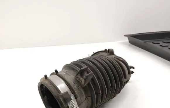 Mercedes-Benz Citan W415 Air intake duct part 165750686R