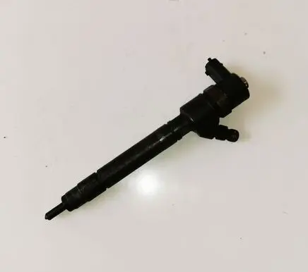 Volvo V70 Fuel injector 30777526