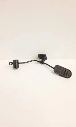 Accelerator throttle pedal