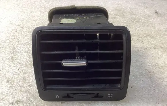 Volkswagen Jetta V Dashboard side air vent grill/cover trim 1K0819709 1K0819703