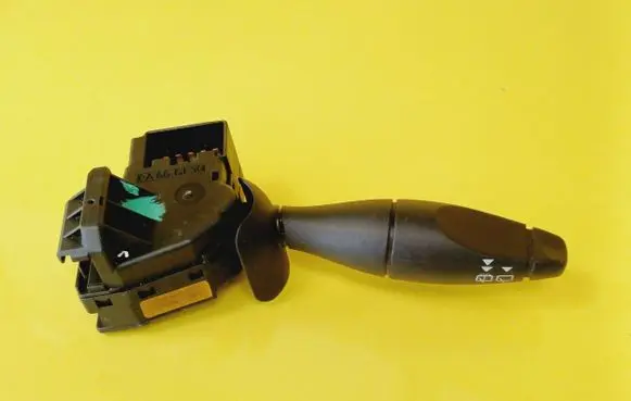 Ford Focus Wiper control stalk 17A553