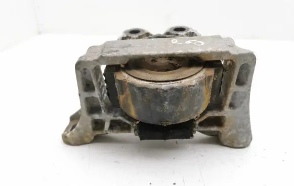 Ford Kuga I Engine mount bracket