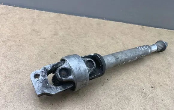 BMW 5 F10 F11 Steering column universal joint 6778136 32306778136 32306859833