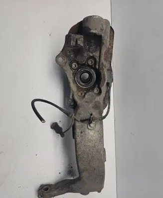 Audi A8 S8 D2 4D Front wheel hub 4D0407258M