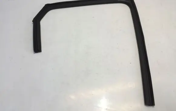 Hyundai Tucson IV NX4 Rubber seal rear door window/glass 