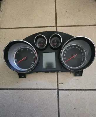 Opel Insignia A Speedometer (instrument cluster) 365903926