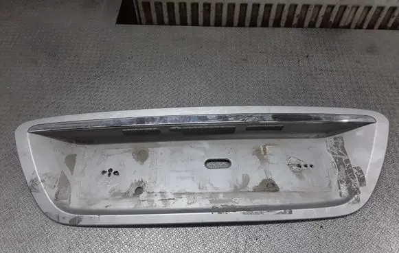 Mercedes-Benz S W220 Tailgate/boot cover trim set 