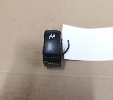 Hyundai Tucson JM Electric window control switch