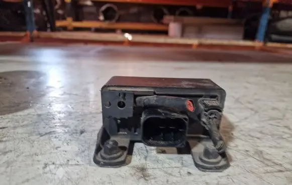 Mercedes-Benz C W203 Glow plug pre-heat relay
