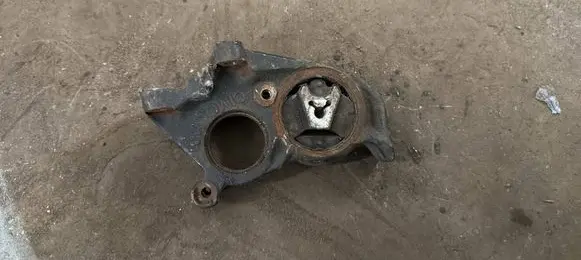 Peugeot 308 Engine mount bracket 9651493280
