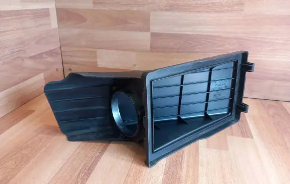 Jaguar XF X250 Air filter box cover 4R839643AD