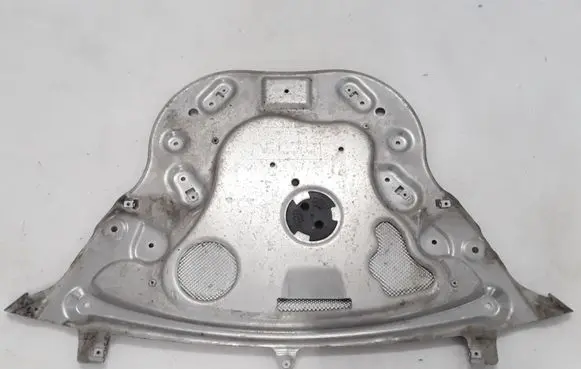 BMW 5 F10 F11 Engine splash shield/under tray 6777727