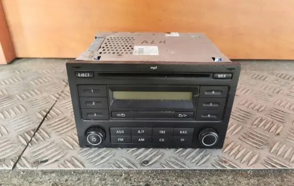 Volkswagen Fox Radio/CD/DVD/GPS head unit 5Z0035152E