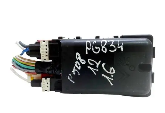 Peugeot 508 Fuse module 9665492680