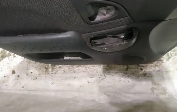 Toyota Yaris Verso Front door card panel trim