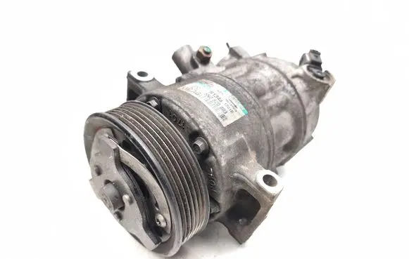 Volkswagen PASSAT B6 Air conditioning (A/C) compressor (pump) 5N0820803