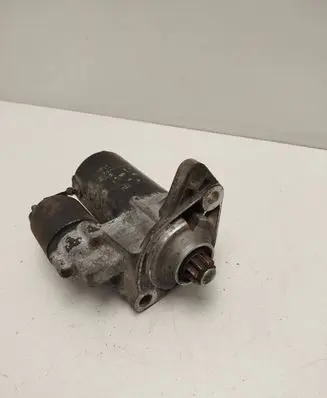Volkswagen Golf IV Starter motor 1005520305