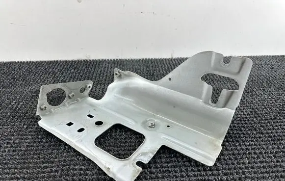 Renault Twingo II Radiator support slam panel bracket R34G1Y