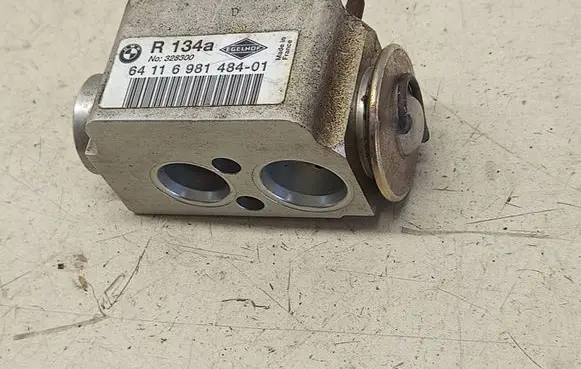 BMW 1 E81 E87 Air conditioning (A/C) expansion valve 64116981484 328300 6981484