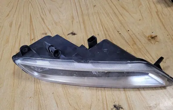 Volkswagen PASSAT B7 Front fog light