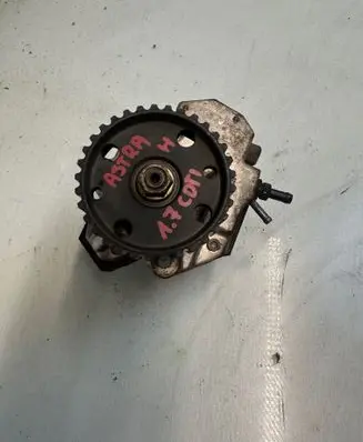 Opel Astra H Fuel injection high pressure pump 00698548