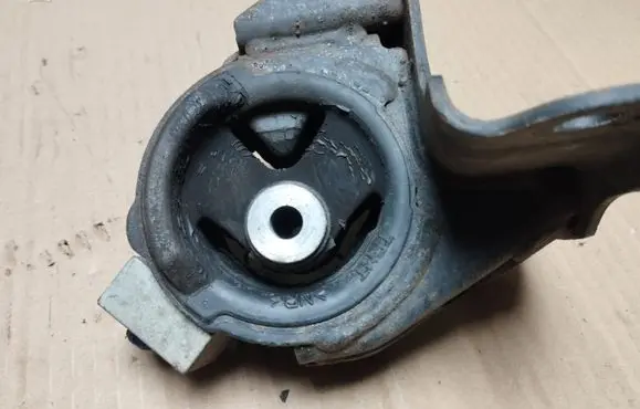 Honda Jazz Engine mount bracket