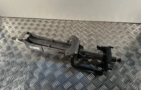 BMW X3 F25 Steering wheel axle 666796 12111302376